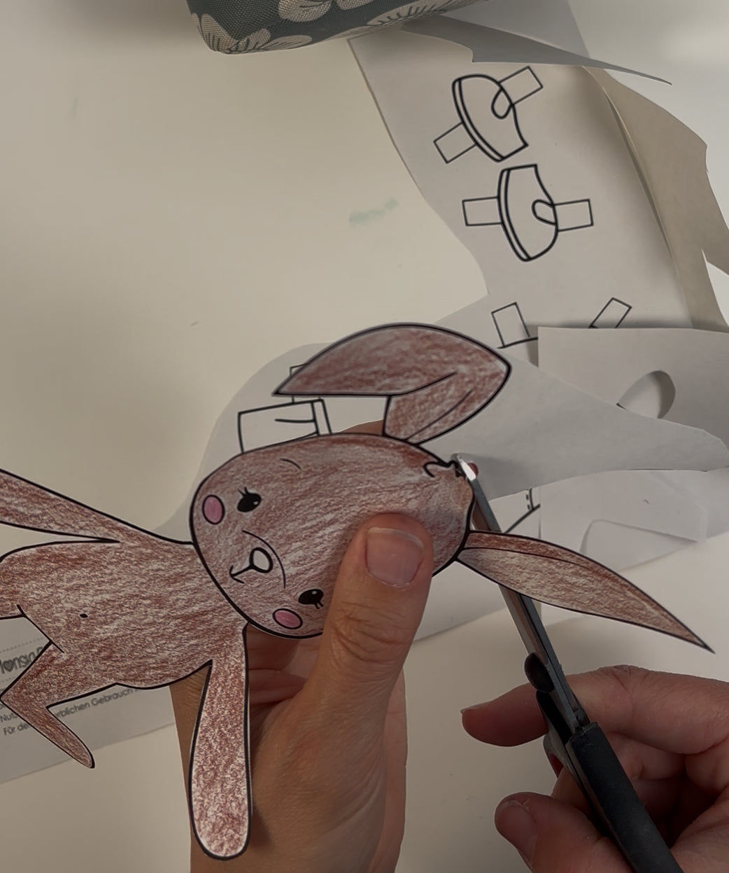 Hase - Papier Vorlage - ausmalen, ausschneiden, anziehen