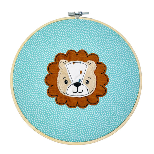 Stickdatei für ein kindliches Löwen motiv im clipartstil zum selber machen 